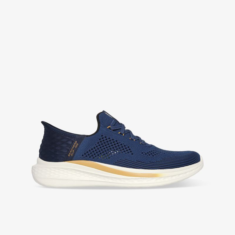 Moderner leichter Sneaker mit atmungsaktivem Material und flexibler, komfortabler Sohle in seitlicher Ansicht.
