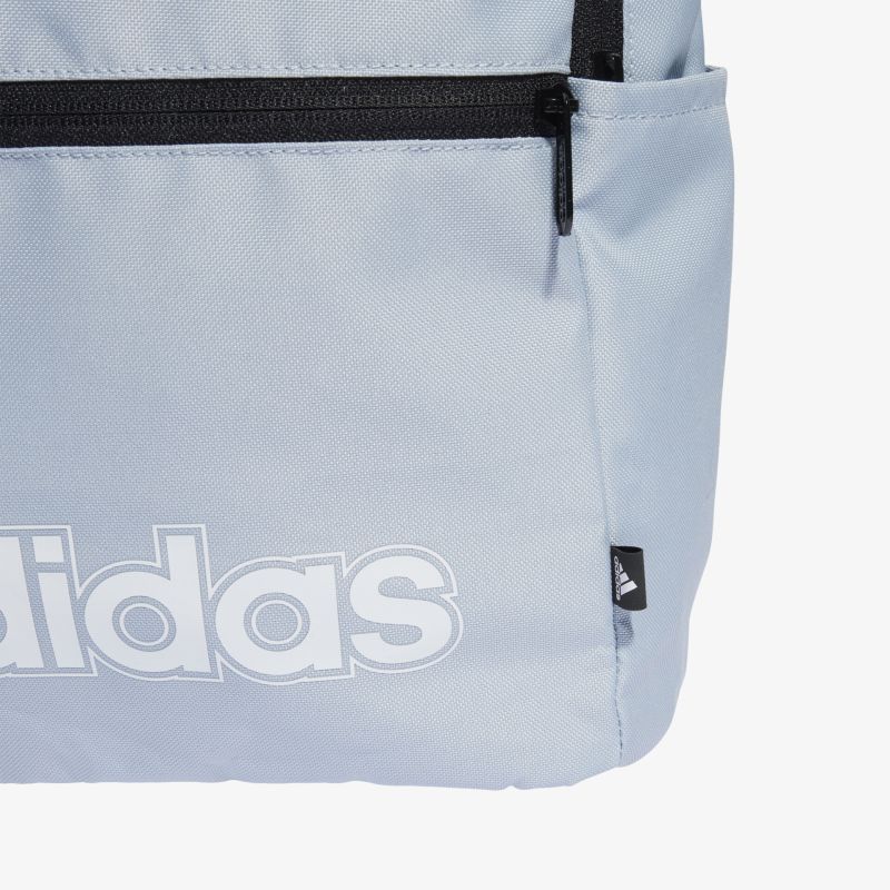 Moderner Rucksack mit praktischem Design und auffälligem Logo-Druck, ideal für den täglichen Gebrauch.