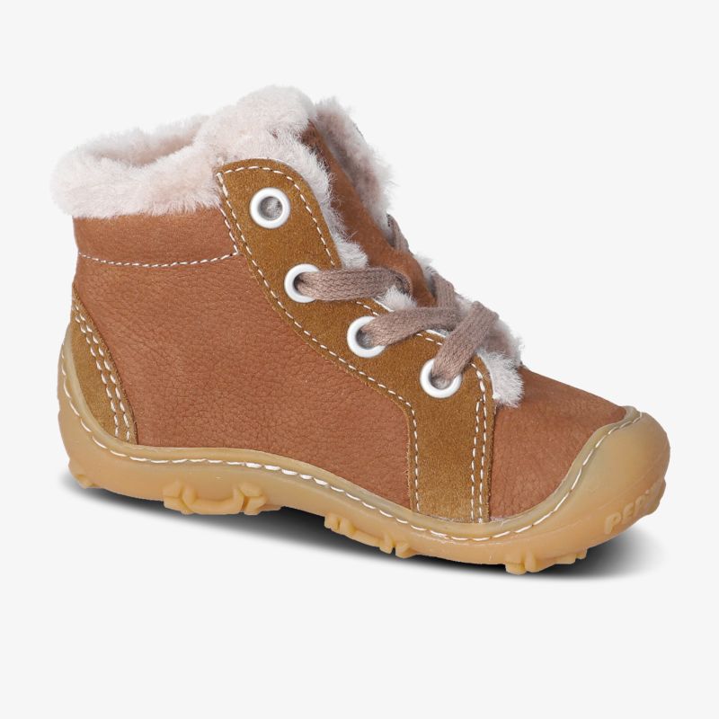 Warmer, robuster Schuh mit rutschfester Sohle und komfortabler Passform für kalte Tage.