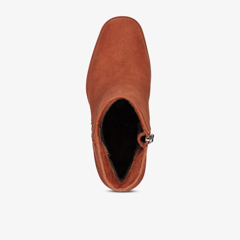Moderner Lederstiefel in hochwertigem Design mit rutschfester Sohle und bequemer Passform.