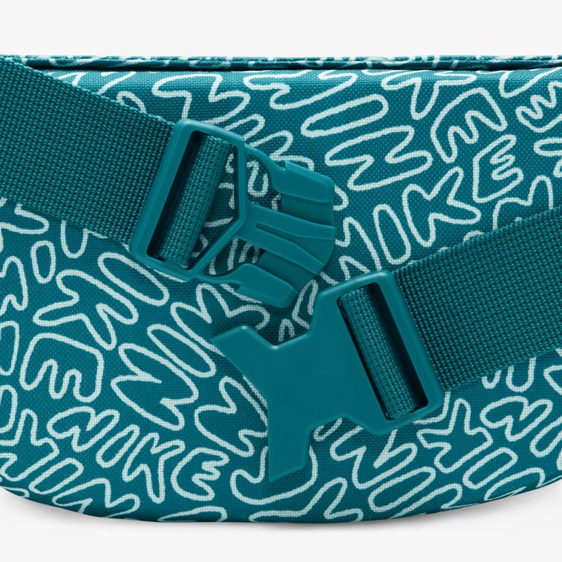 Stilvolle Gürteltasche mit verstellbarem Gurt und einzigartigem Muster für optimalen Komfort