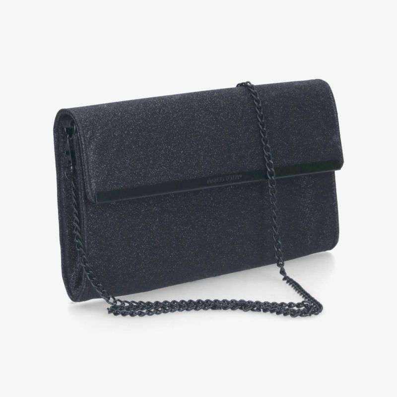 Elegante schwarze Clutch mit feiner Textur und filigraner Kettenschlaufe, kompakt und vielseitig einsetzbar
