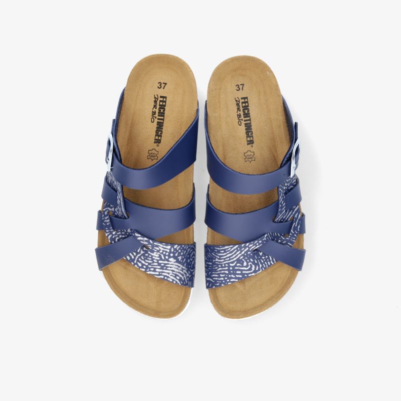 Blaue Sandalen mit modischen Riemen und gepolsterter Sohle für optimalen Komfort und stilvollen Auftritt.