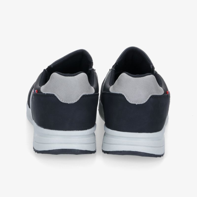 Stylische Retro-Sneaker mit komfortabler Sohle und robustem Design für vielseitige Einsatzmöglichkeiten.