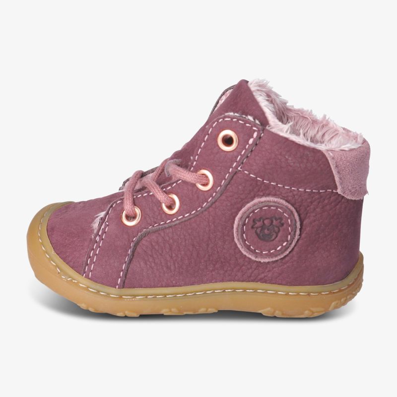 Warmer Kinderstiefel in Rosa mit Schnürverschluss und rutschfester Sohle, ideal für gemütliche Ausflüge.