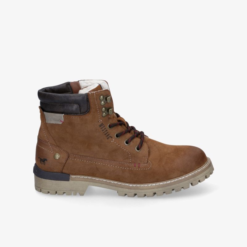 Robuster brauner Winterstiefel mit warmem Futter, rutschfester Sohle und gepolstertem Schaft für hohen Tragekomfort