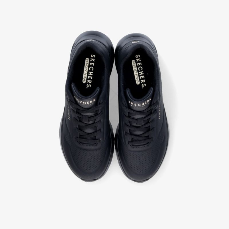 Leichte und bequeme Sportschuhe mit robustem Profil, gepolstertem Innenbereich und flexiblem Obermaterial, paar von oben