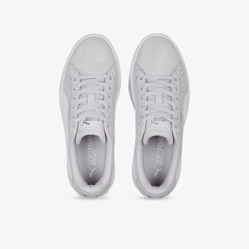 Elegante Sneaker in schlichtem Design für maximalen Komfort und vielseitigen Stil.