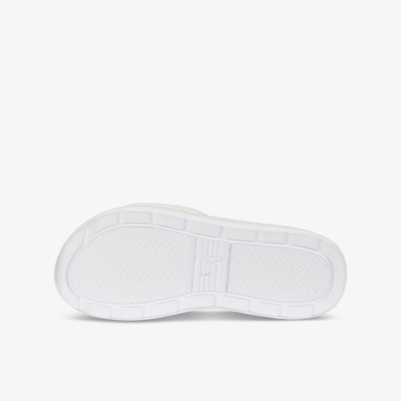 Langlebige Schuhsohle, rutschfest und robust, für maximalen Komfort.