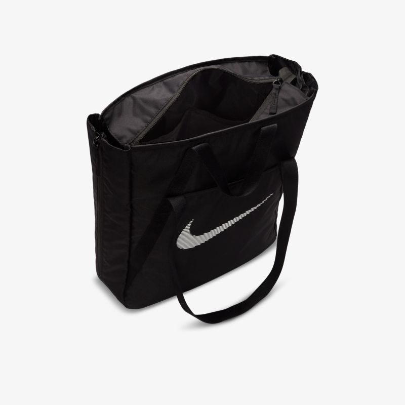 Geräumige schwarze Nike Sporttasche mit großem Logo, ideal für Alltag und Sport, funktional und stylisch.