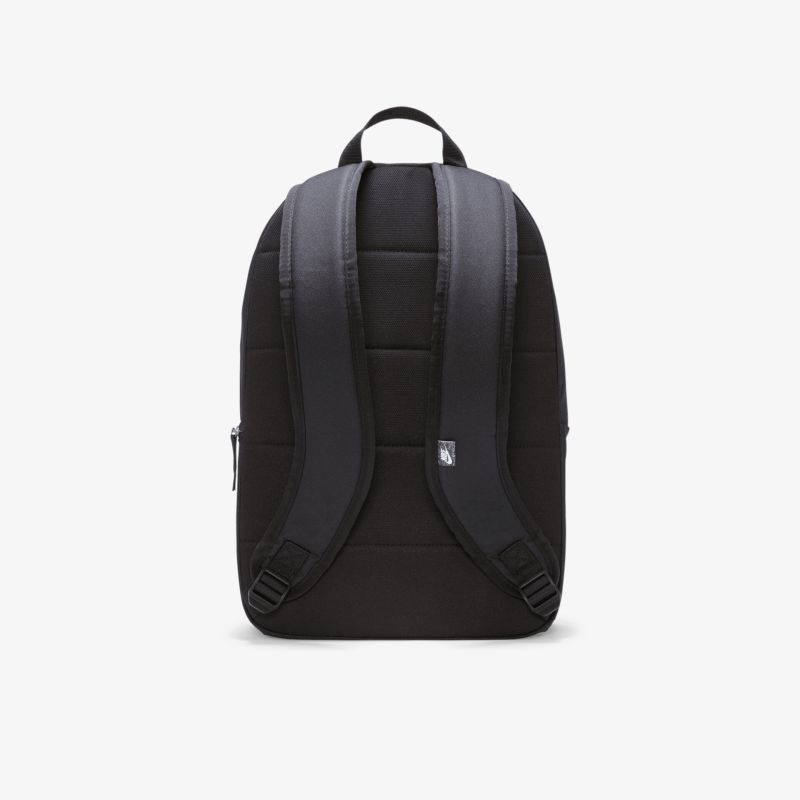 Schwarzer Rucksack Rückansicht mit gepolsterten Schultergurten und ergonomischem Tragegriff für hohen Komfort