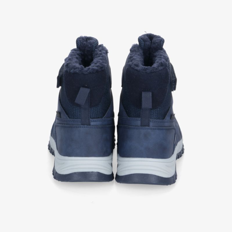 Stylische blaue Winterstiefel mit warmer Fütterung und rutschfester Sohle für optimalen Komfort.