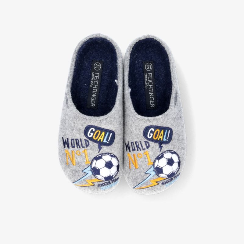 Bequeme Hausschuhe mit Fußball-Design, weichem Innenfutter und rutschfester Sohle für angenehmen Tragekomfort