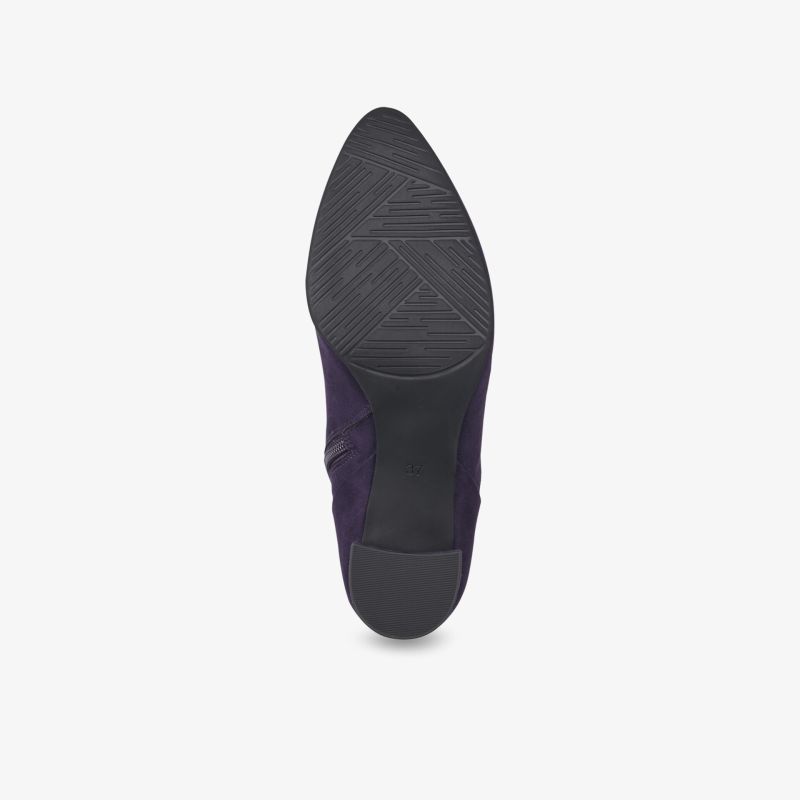 Eleganter Schuh mit rutschfester Sohle für maximalen Halt und Komfort im Alltag. Ideal für modische Anlässe.