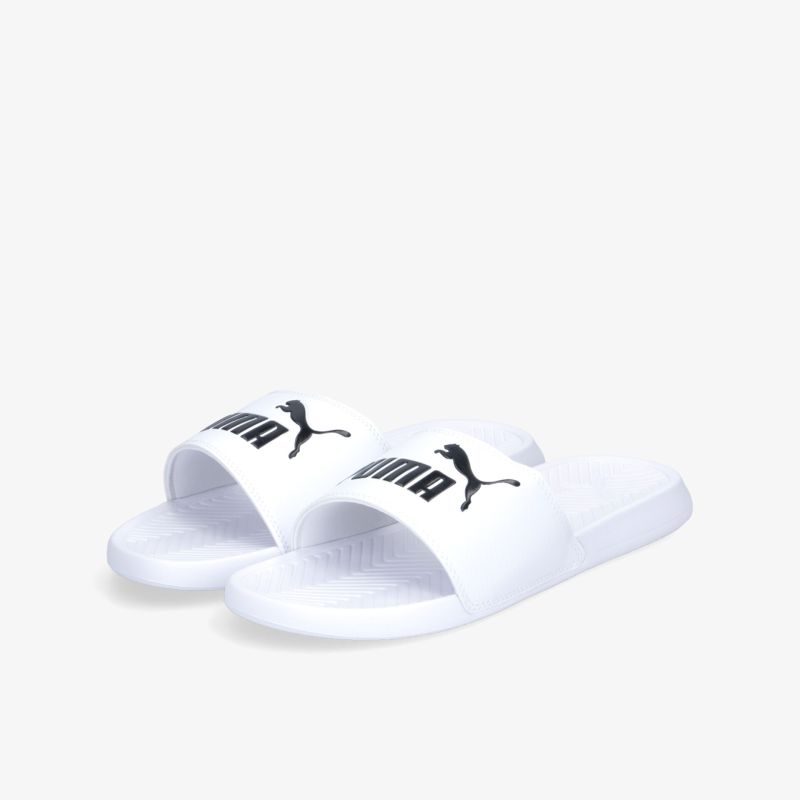 Weiße Slides mit Markenlogo, stilvolles und bequemes Design für lässigen Komfort.