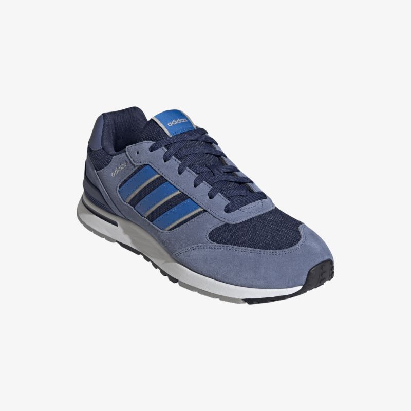 Moderner Sneaker mit hohem Tragekomfort, stylischem Design und langlebiger Qualität für vielseitigen Einsatz.