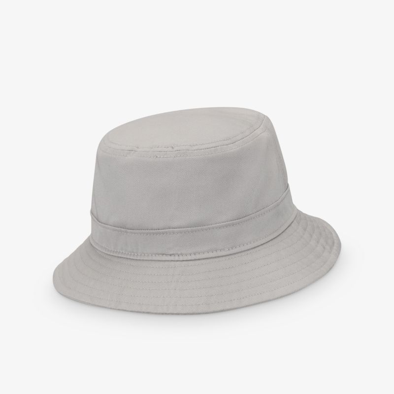 Stilvoller grauer Bucket Hat für vielseitige und moderne Looks, perfekt für jede Gelegenheit und Jahreszeit.