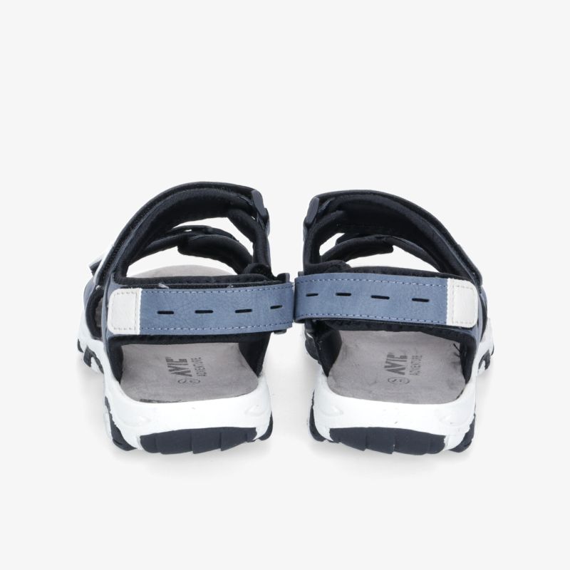 Bequeme Sandalen mit verstellbaren Klettverschlüssen für optimalen Halt und Komfort bei jedem Schritt.