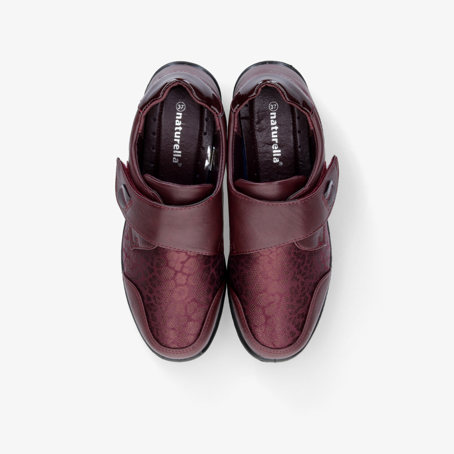 Komfortabler burgunderroter Slipper im Paar mit weichem Material und rutschfester Sohle, perfekte Passform