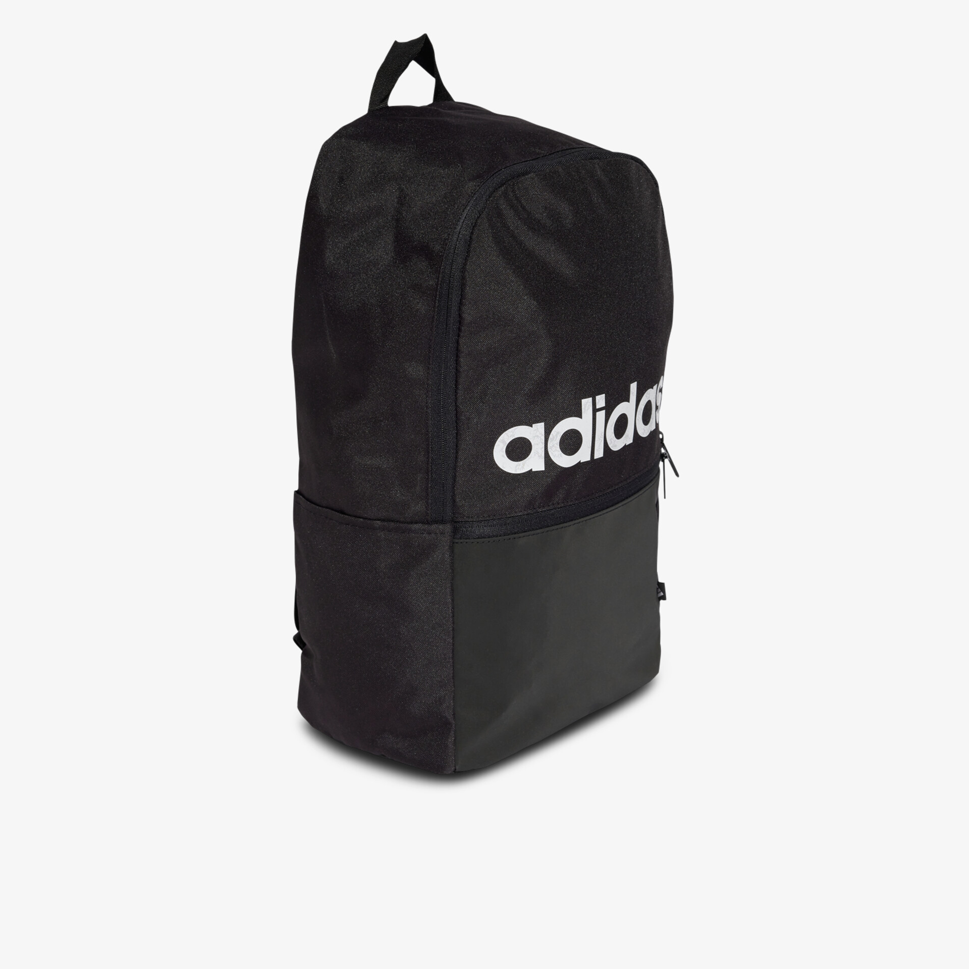 Schwarzer Rucksack mit großem Hauptfach und seitlichem Logo, ideal für Alltag und vielfältige Nutzung