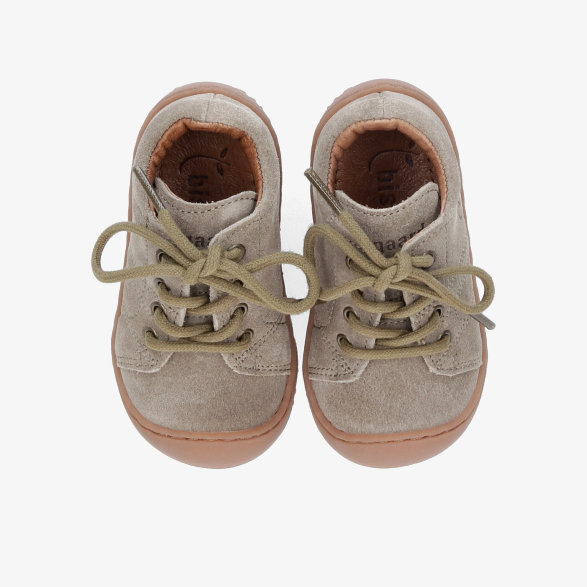 Beige Kinderschuhe im Paar mit stabiler Sohle und weichem Material, bequem und rutschfest