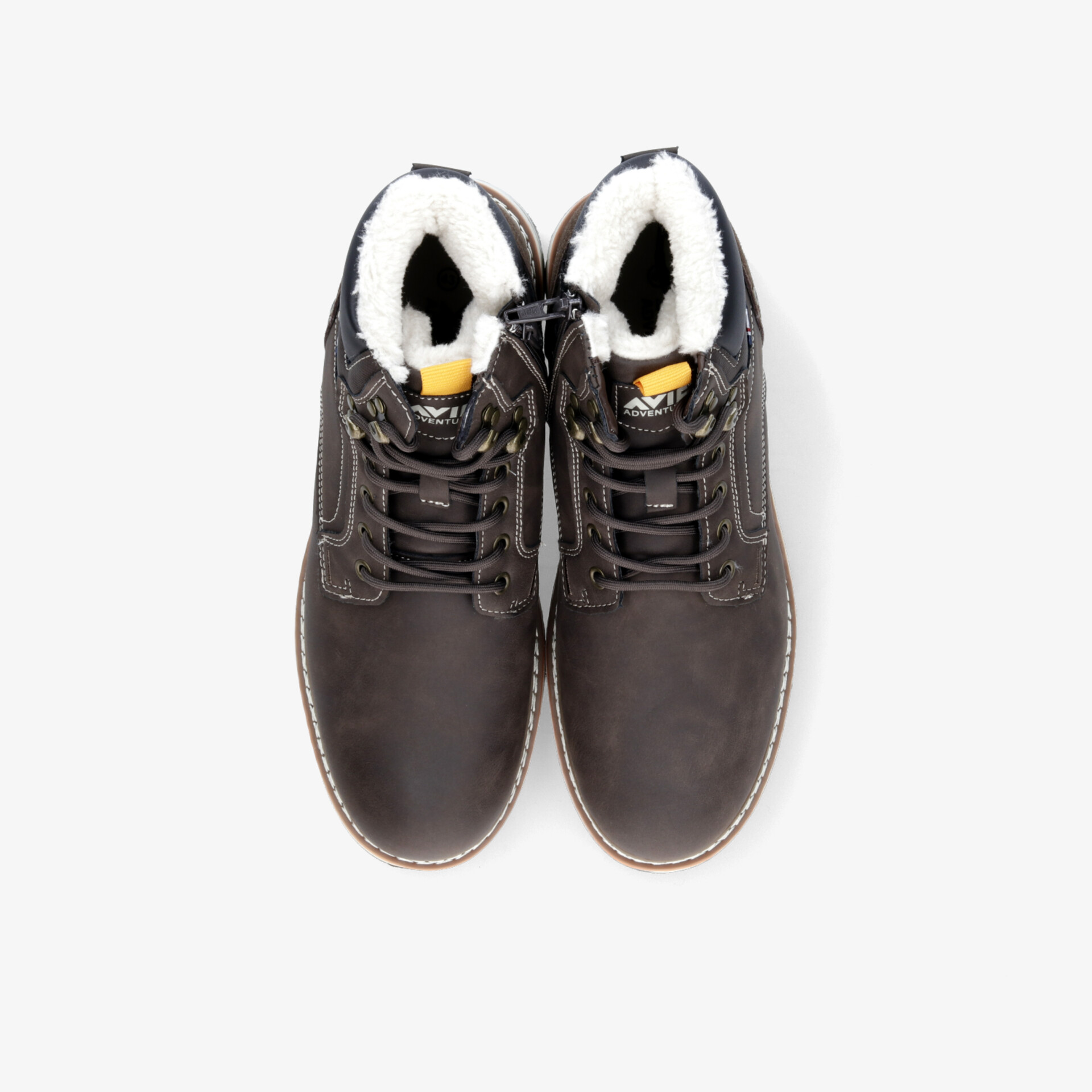 Robuste schwarze Winterstiefel mit warmem Fellfutter und sicherer Schnürung, perfekt für kalte Tage