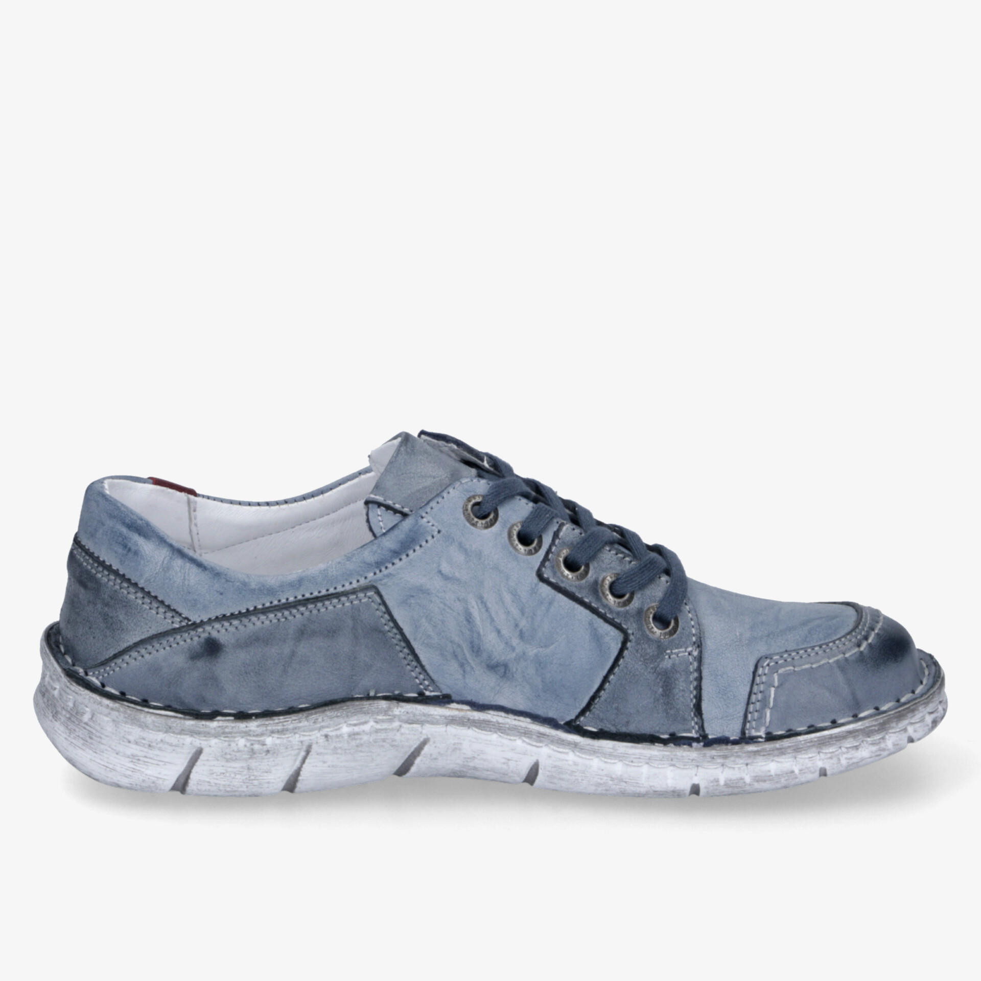 Moderner, blauer Schnürschuh mit bequemem Sitz und trendigem Design, ideal für Alltag und Freizeit.