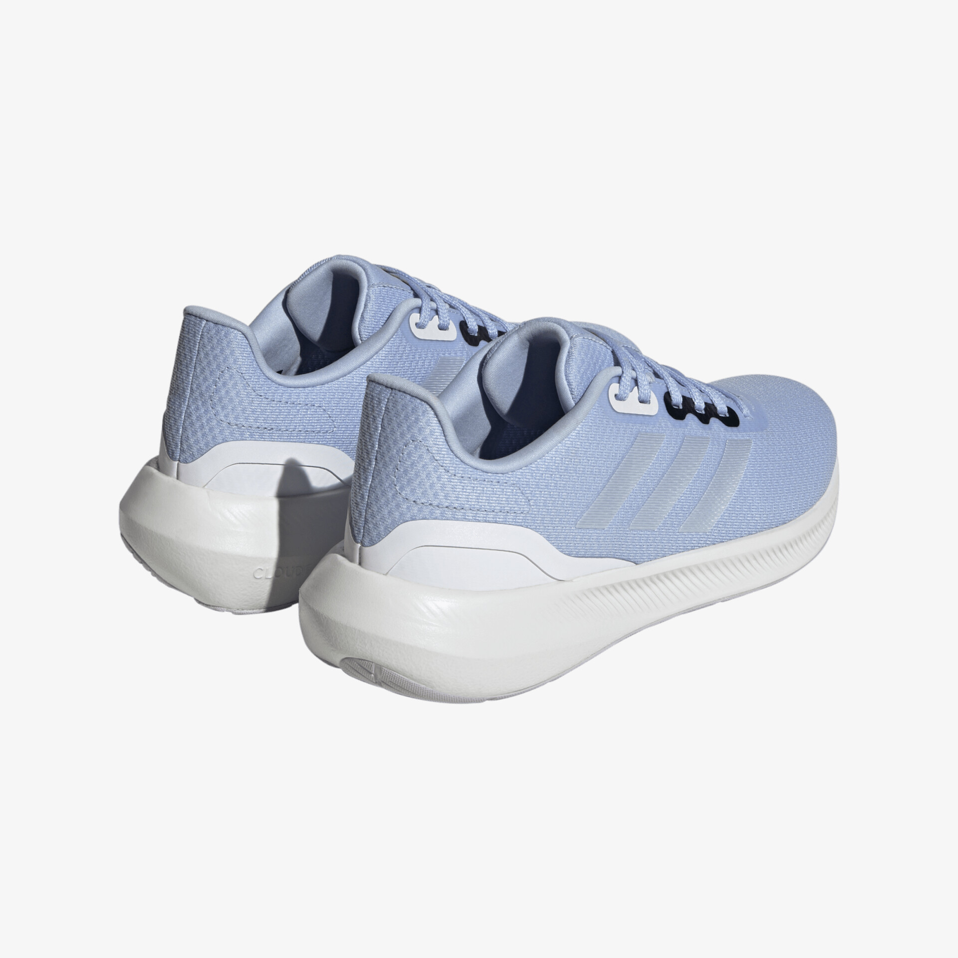 Stylische blaue Sneaker mit rutschfestem Profil und atmungsaktivem Obermaterial für maximalen Komfort.