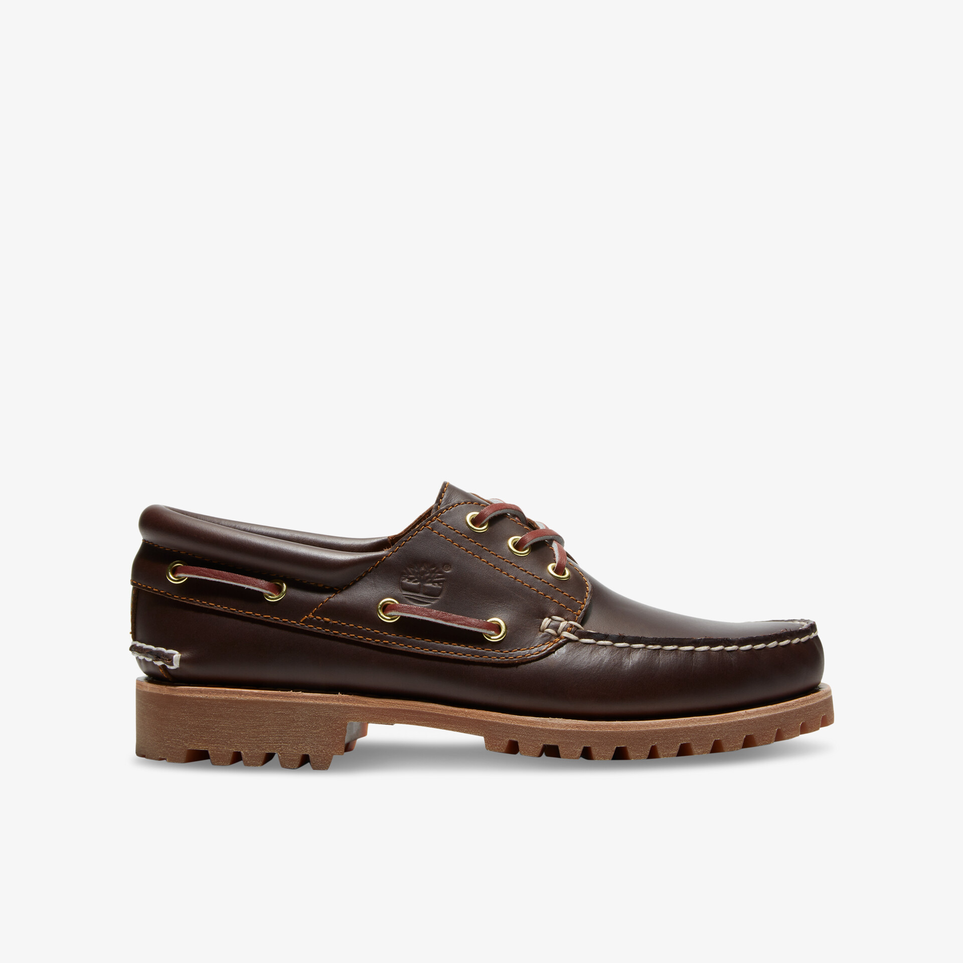 Brauner Lederschuh mit robust profilierter Sohle und klassischen Schnürdetails in klarer Seitenansicht