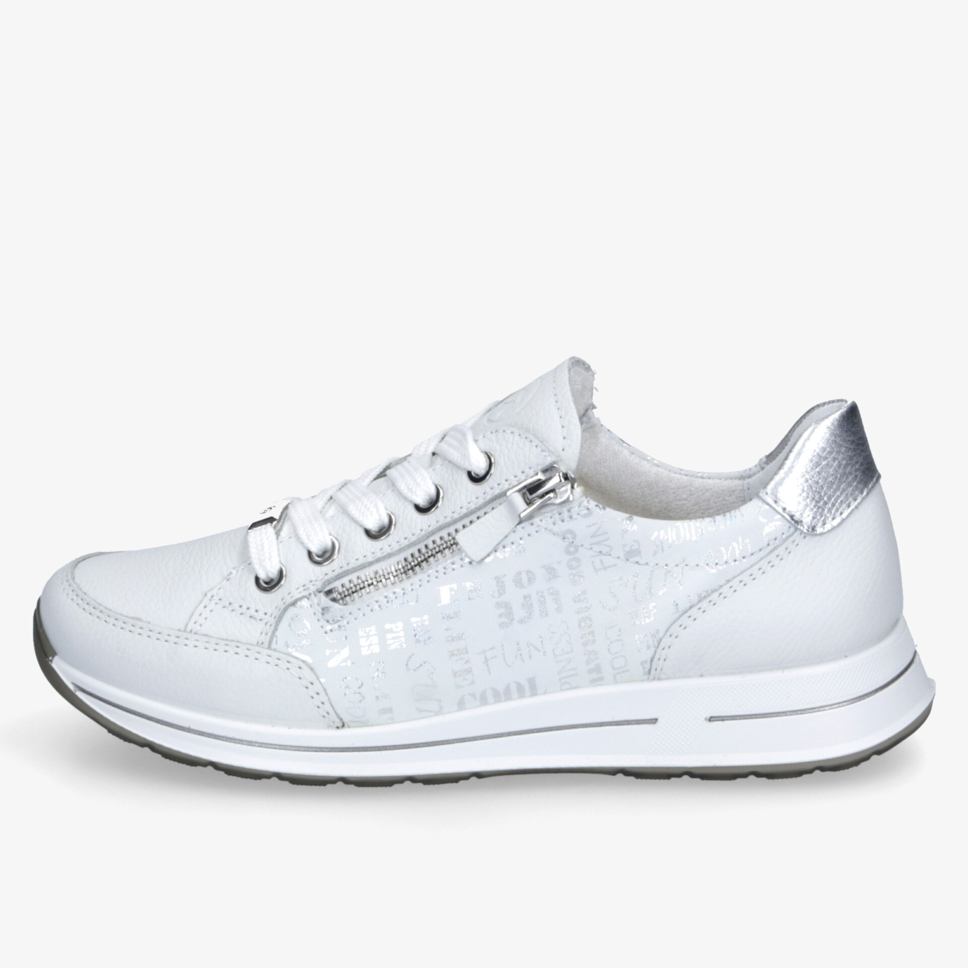 Moderner weißer Sneaker mit glänzenden Akzenten und bequemer Passform für sportlichen Look.