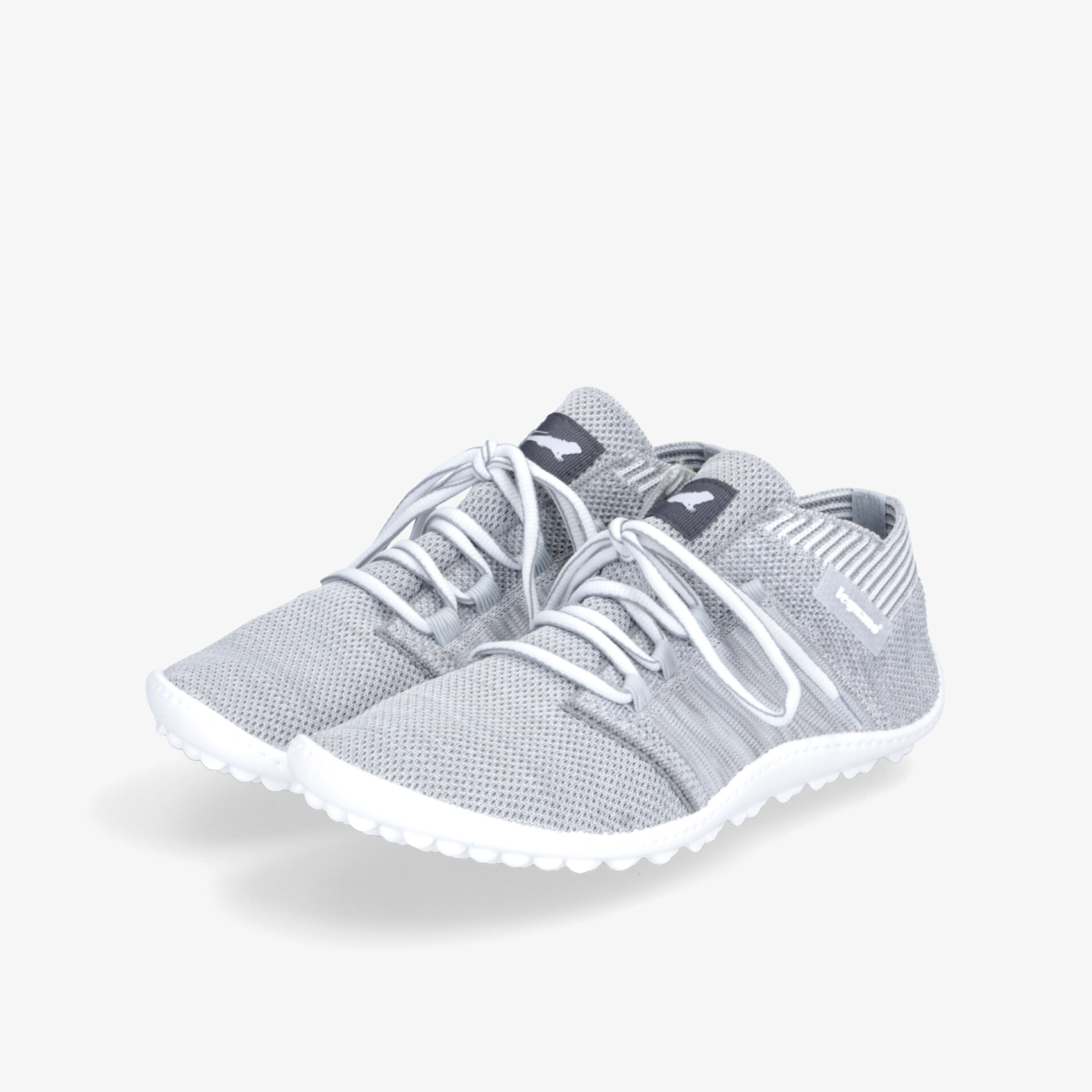 Leichte, atmungsaktive Sneaker mit flexibler Sohle und modernem Design für optimalen Tragekomfort.