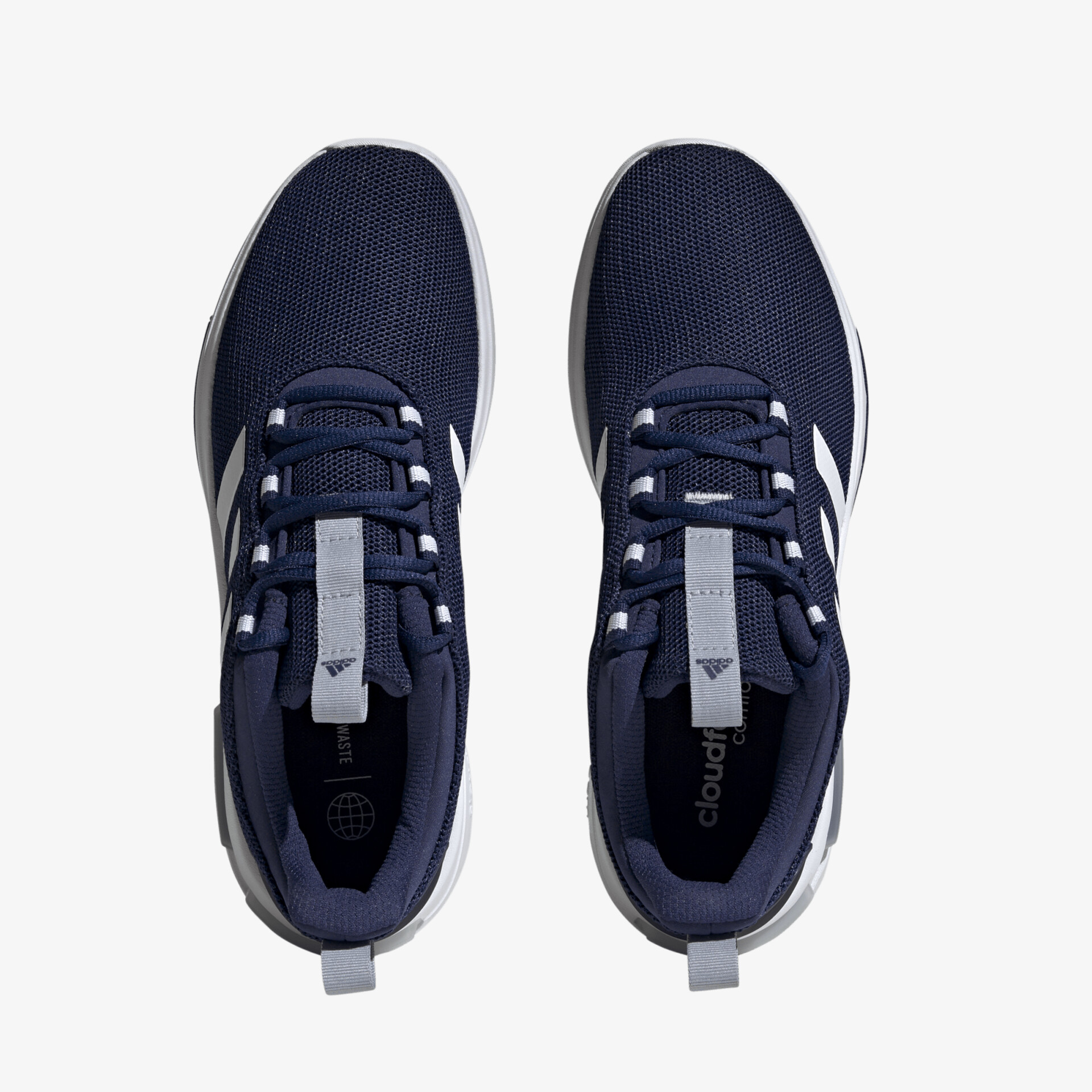 Moderner schwarzer Sneaker mit weißem Akzent, ideal für Sport und Freizeit