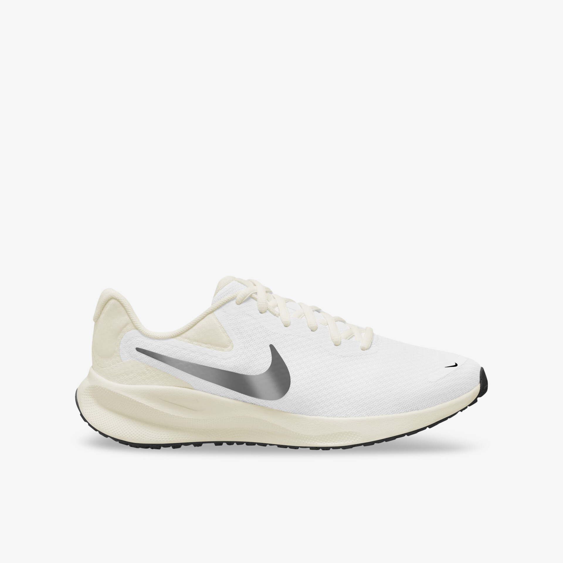 Weißer Sportschuh mit grauem Swoosh, leichter Tragekomfort und atmungsaktives Material für optimalen Laufkomfort.