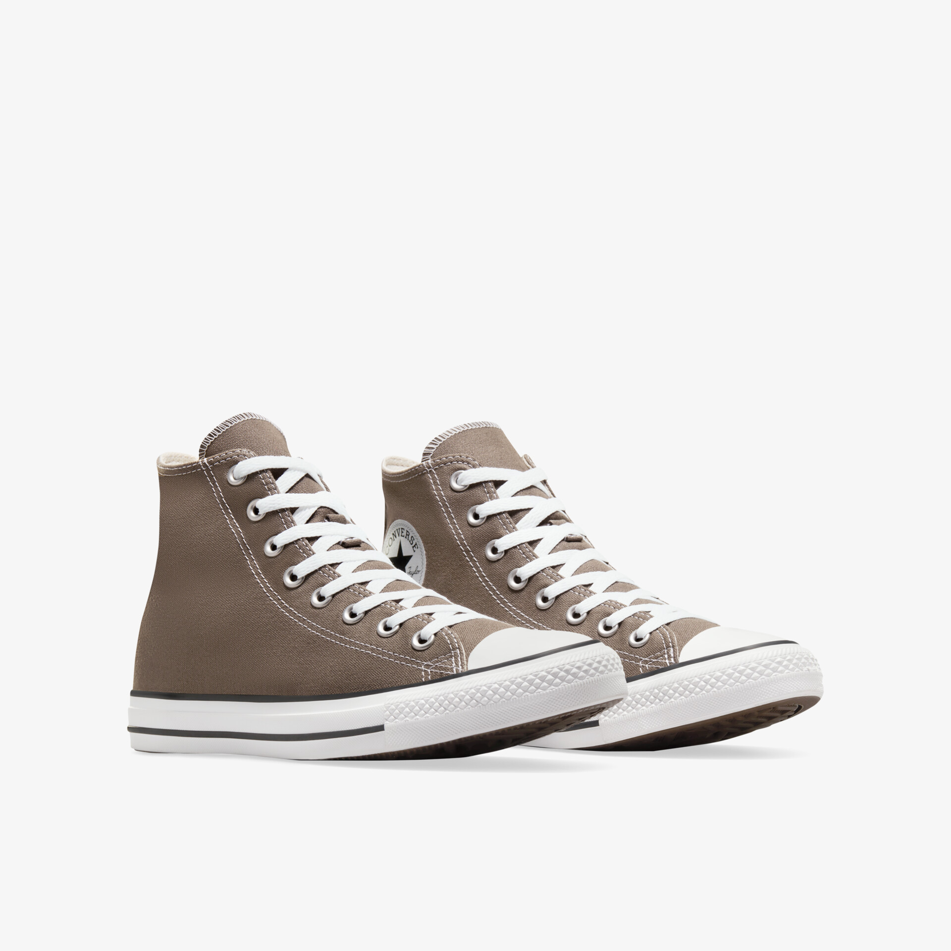 Hochwertiger hoher Schuh im Paar mit weißen Schnürsenkeln und robuster weißer Sohle, ideal für Alltag und Freizeit