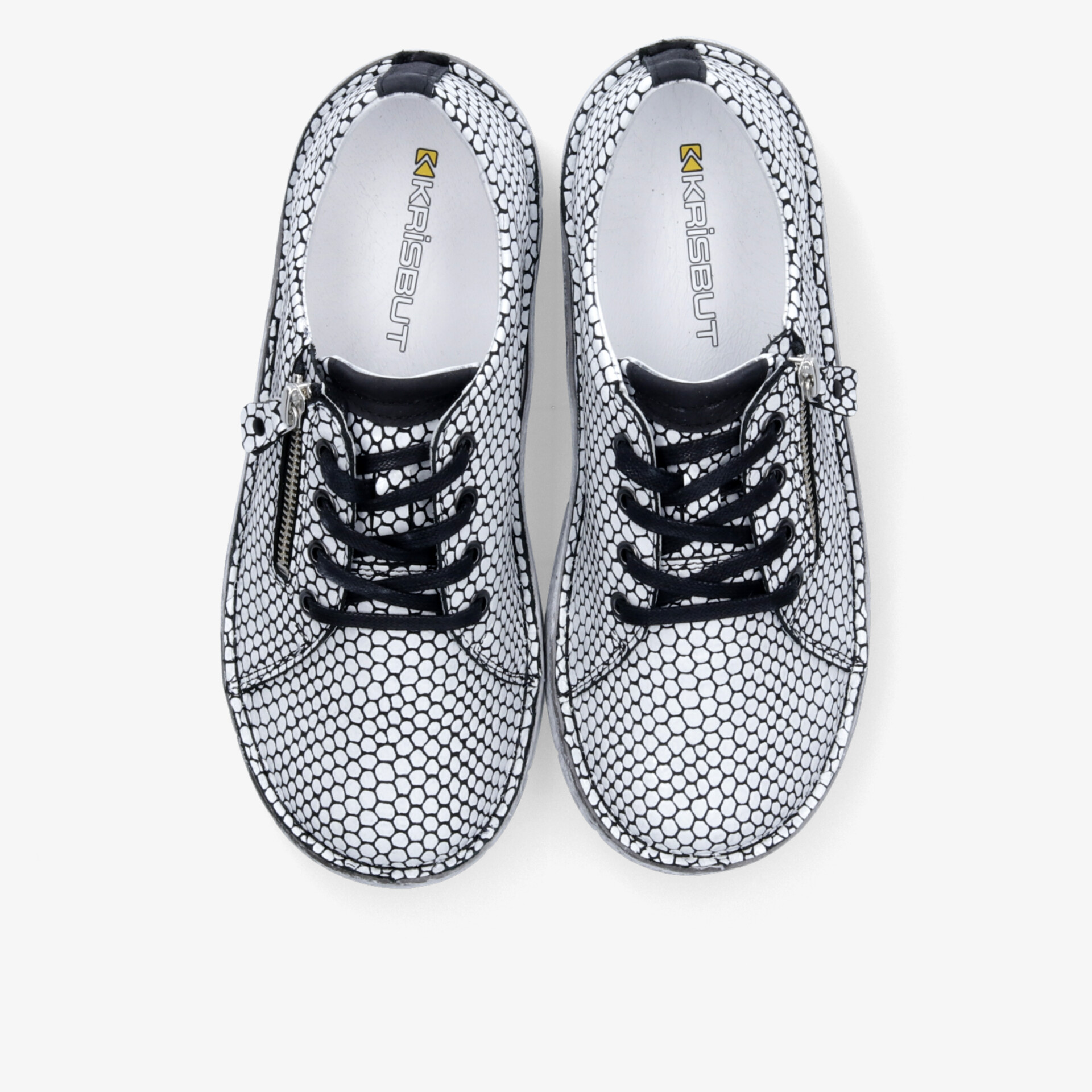 Modische und bequeme Schnürschuhe mit gepolstertem Fußbett bieten Stil und Komfort für den täglichen Gebrauch.