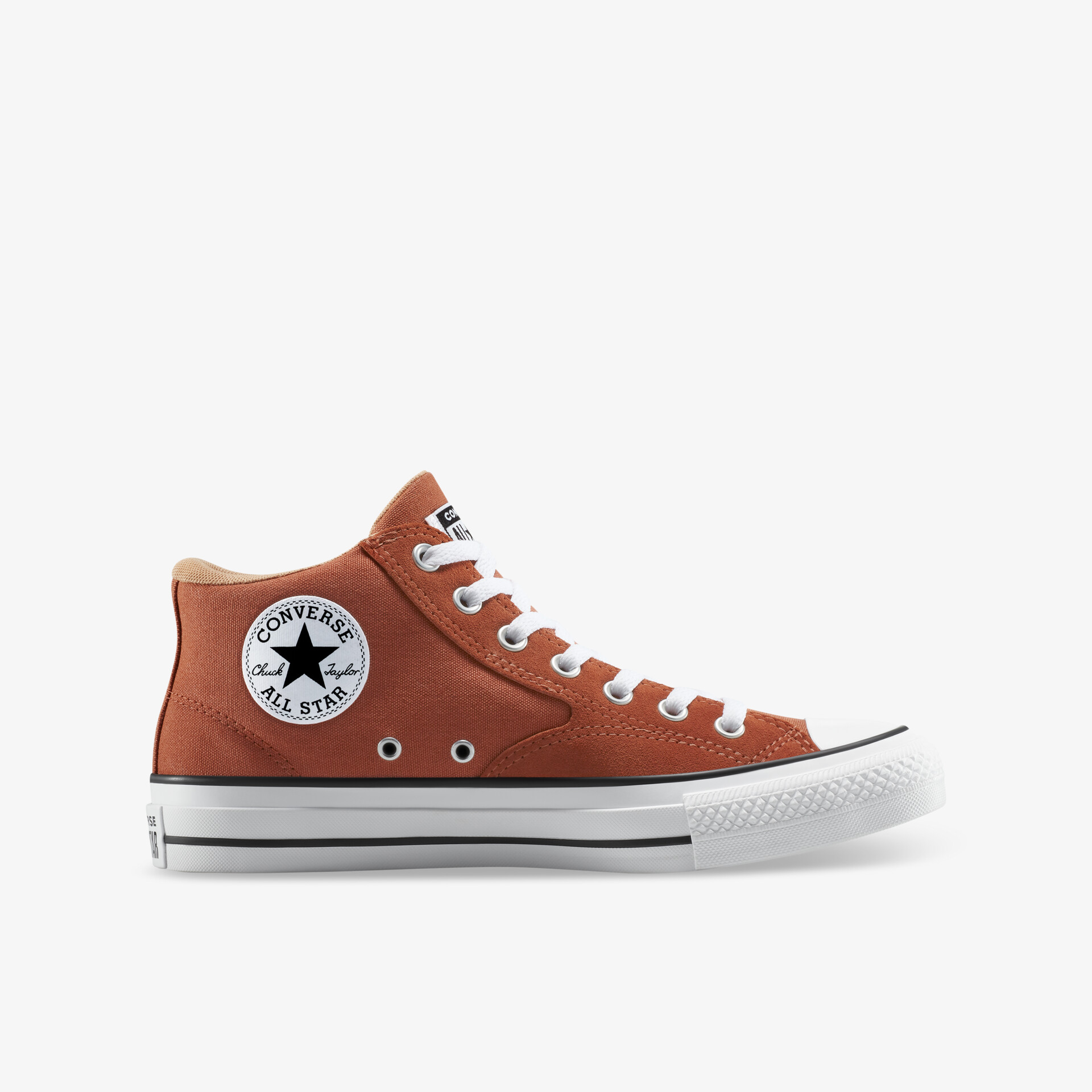 Seitenansicht eines klassischen hohen Sneaker mit stabilem Halt und langlebigem Design in lebendigem Orange