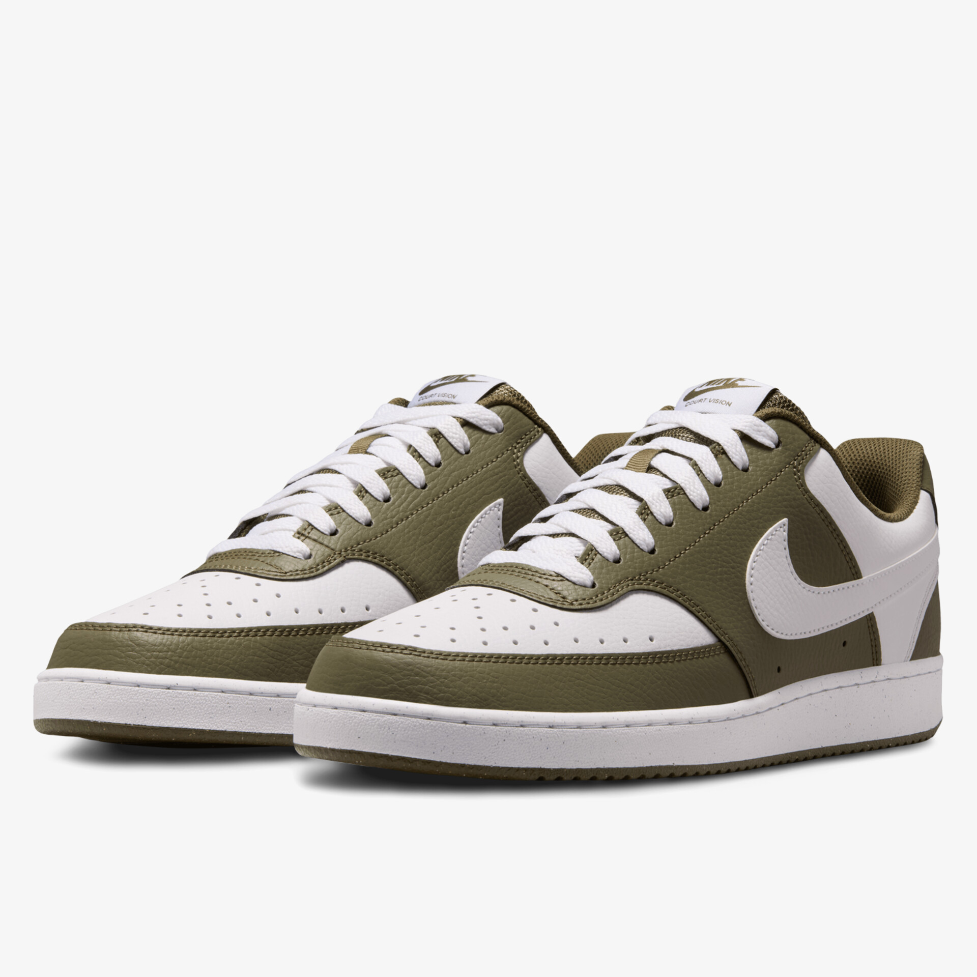 Stylische und bequeme Sneaker in grün und weiß mit schnürbarem Design