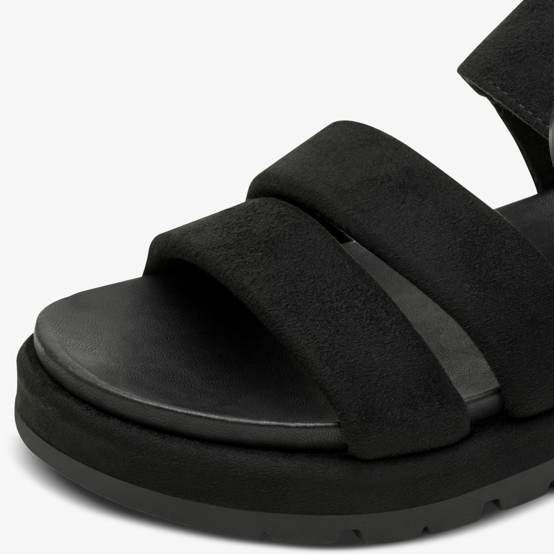 Bequeme Sandale mit breiten Riemen und gepolsterter Innensohle für sicheren Halt und Tragekomfort