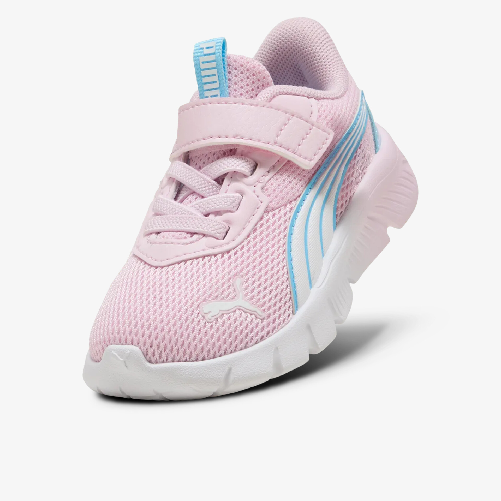 Leichter, atmungsaktiver Sportschuh in Rosa mit weißer rutschfester Sohle und komfortablem Verschluss