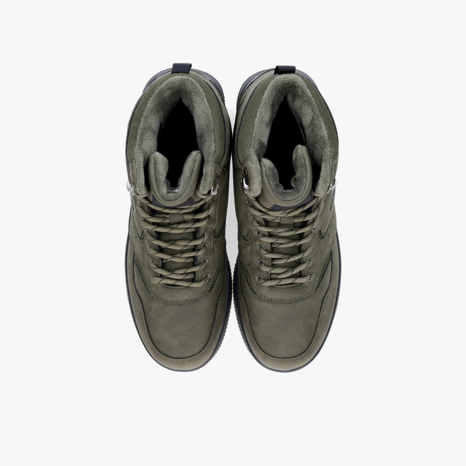 Robuste und komfortable Schuhe mit gepolstertem Schaft und griffiger Sohle, ideal für Freizeit und Outdoor-Aktivitäten