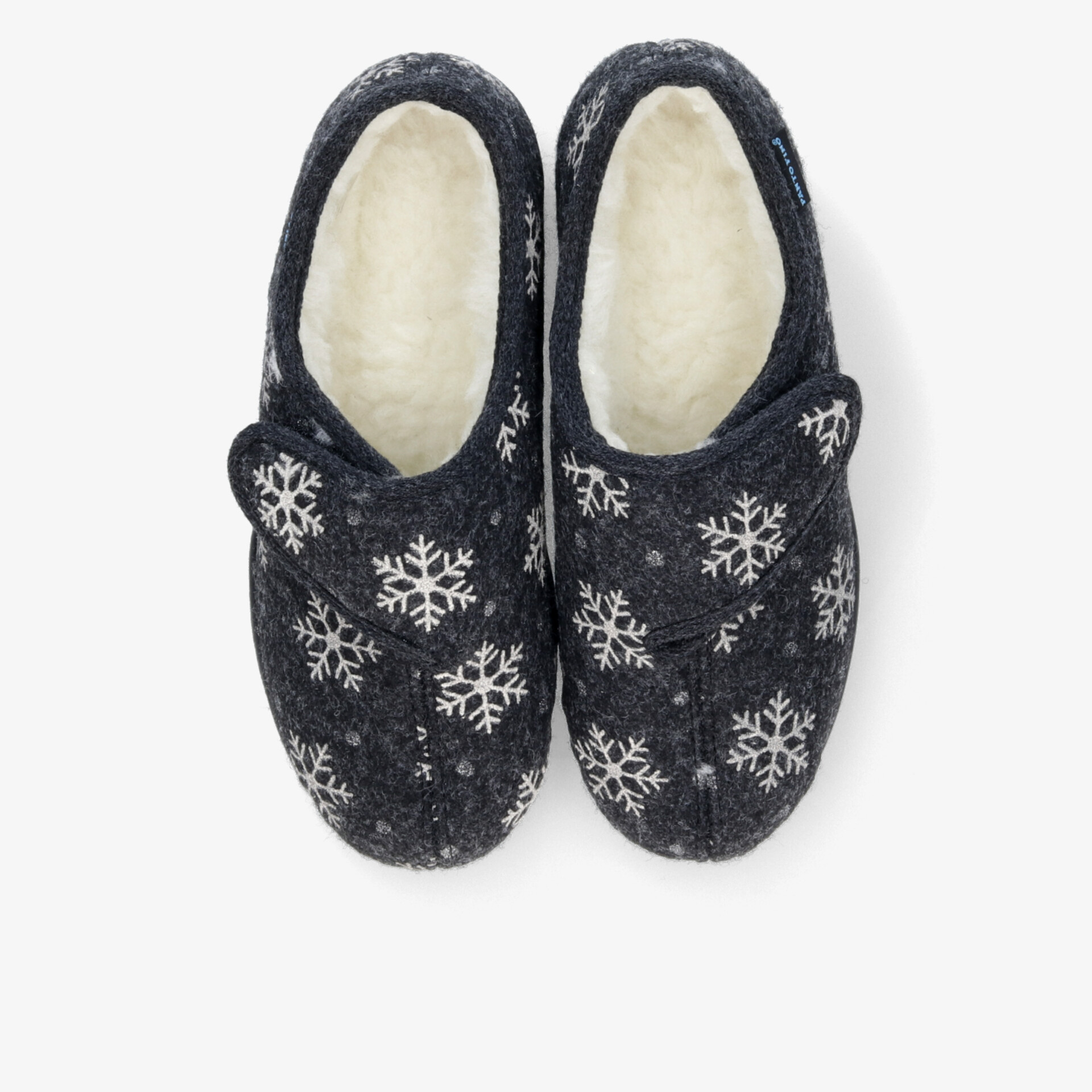 Bequem gefütterte, warme Pantoffeln mit Schneeflockenmuster, ideal für kalte Tage und gemütliche Stunden zuhause
