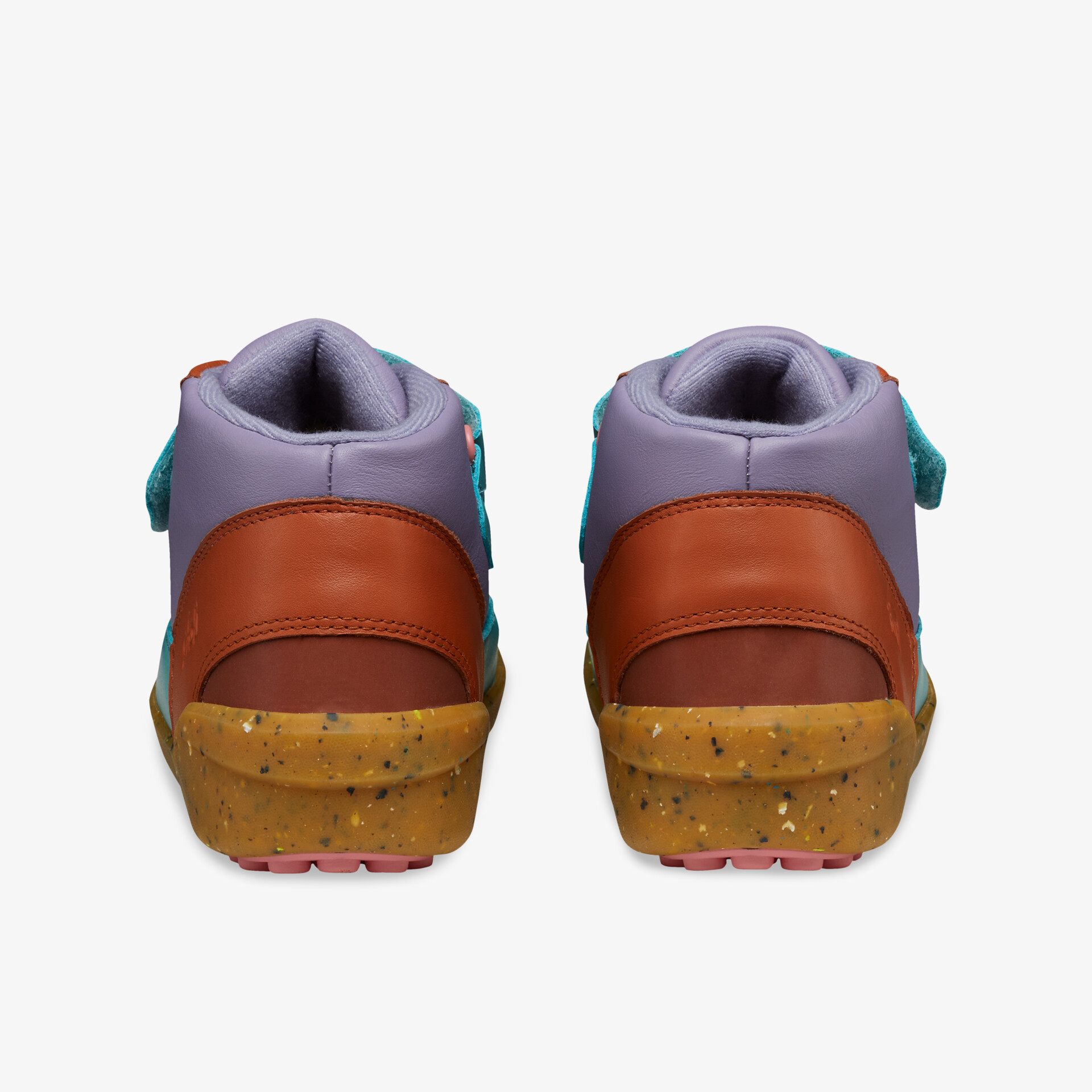 Bunter Sneaker mit bequemer Polsterung und rutschfester Sohle. Ideal für trendbewusste Schuhliebhaber.