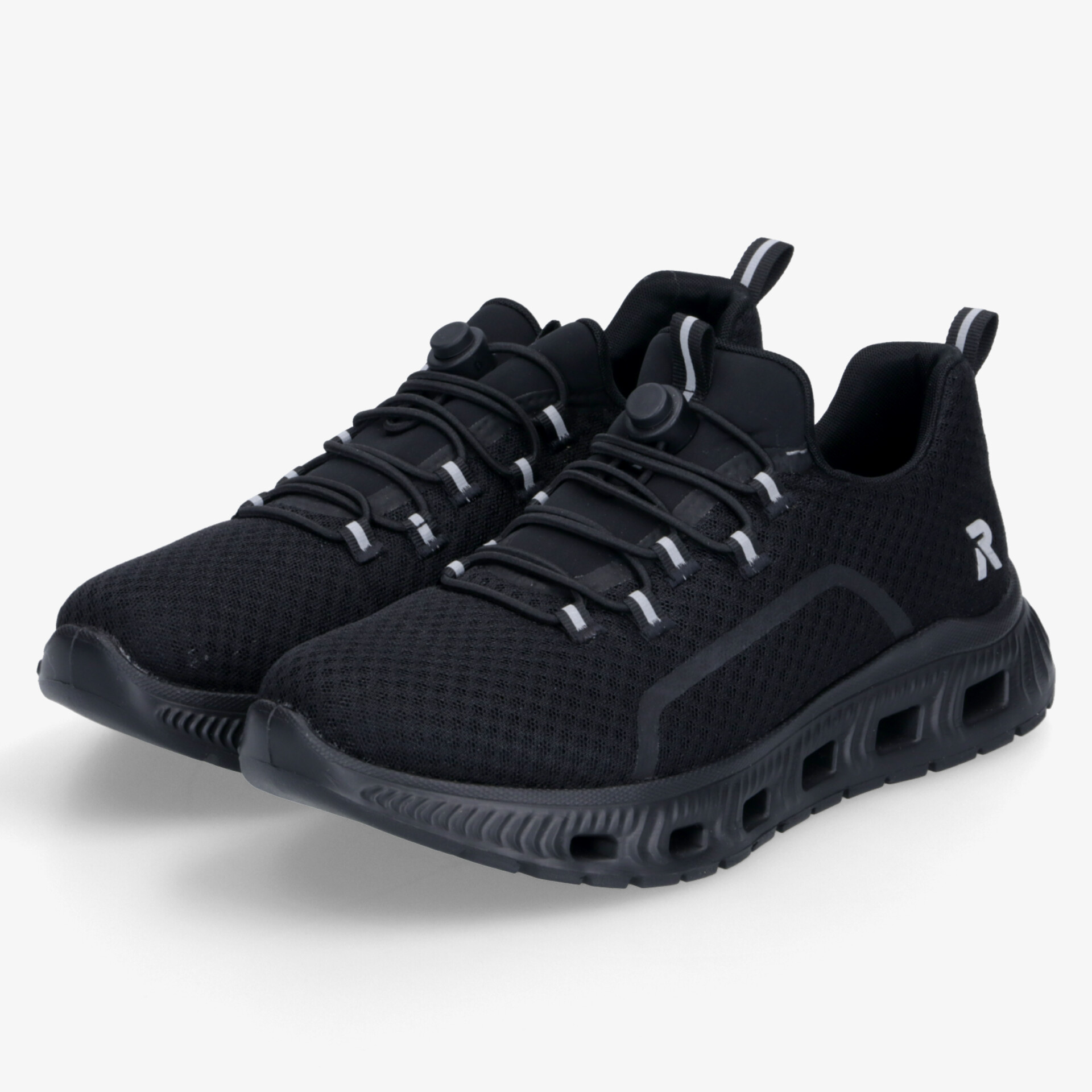 Stylische schwarze Sneaker mit atmungsaktivem Mesh und rutschfester Sohle. Perfekt für täglichen Komfort.
