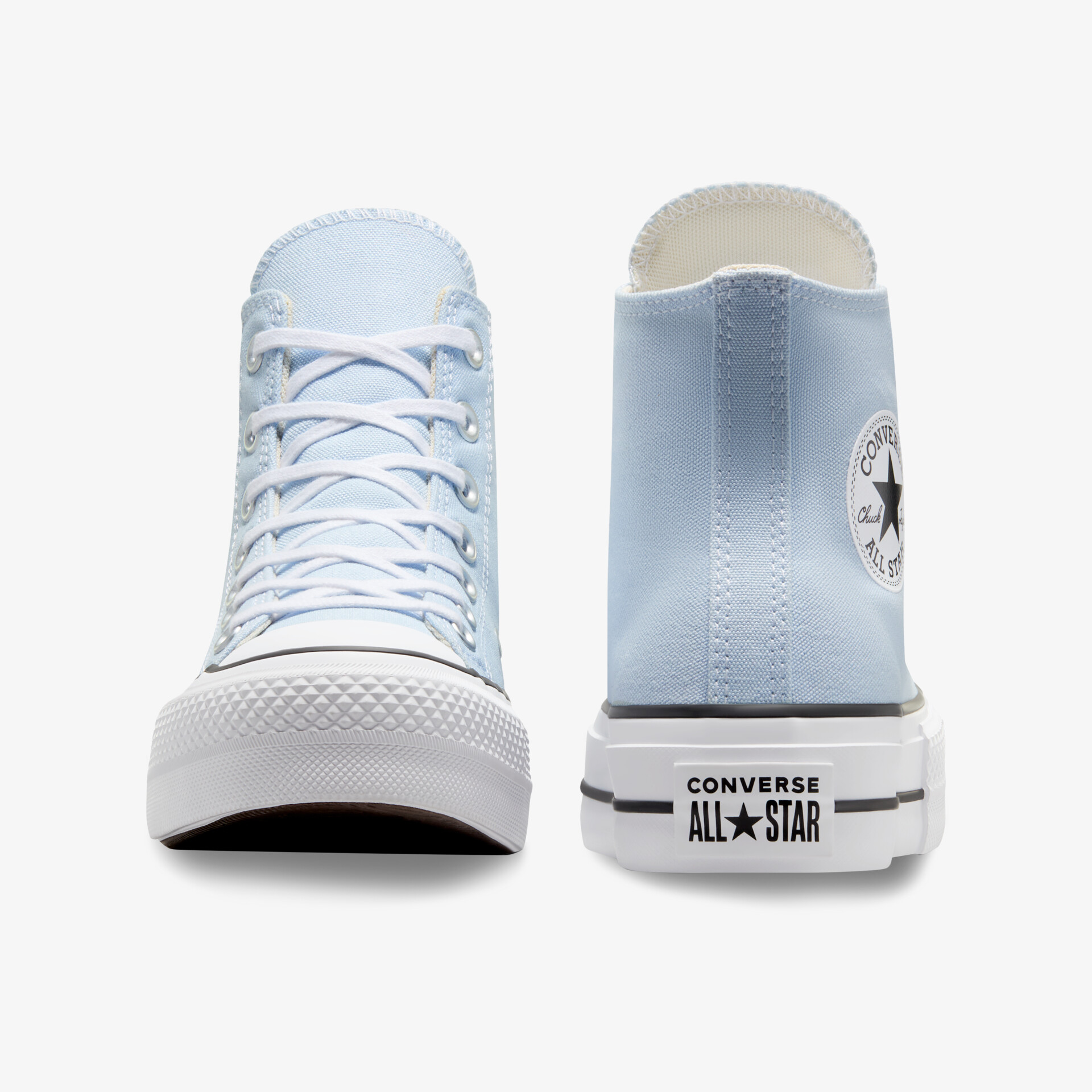 Converse All Star Schuh hoch geschnitten vorne und hinten gezeigt mit langlebiger Gummisohle und klassischen Schnürsenkeln