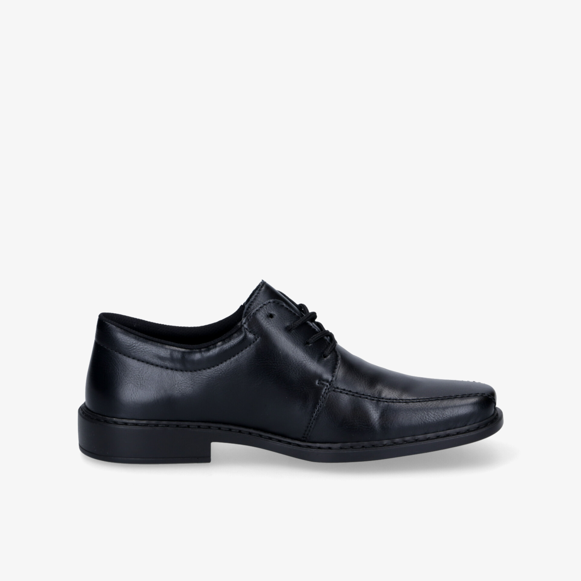 Eleganter schwarzer Lederschuh mit Schnürung und glatter Oberfläche, komfortable Passform, seitliche Ansicht