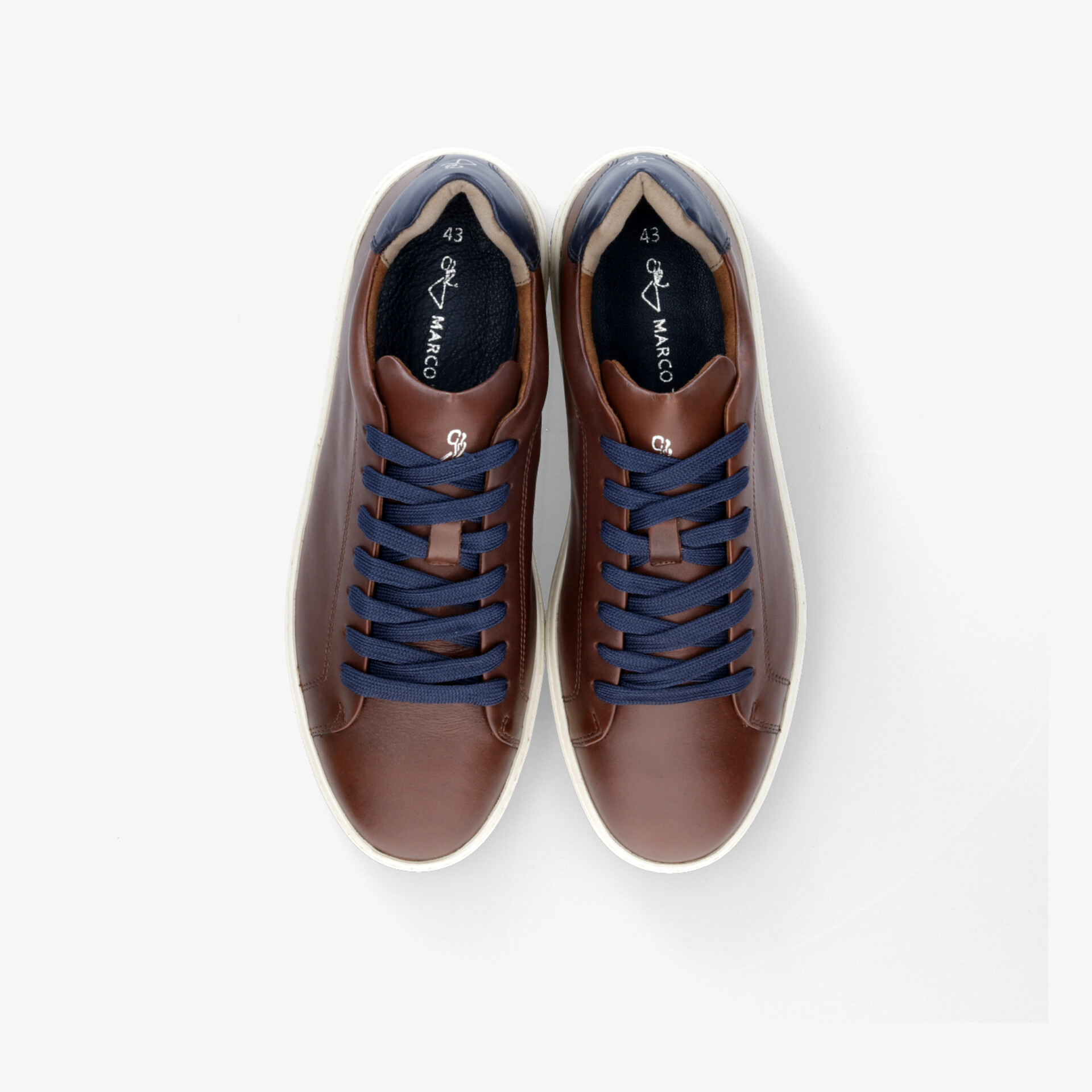 Braune Schnürschuhe aus hochwertigem Leder mit eleganter Optik und bequemem Tragekomfort in Draufsicht