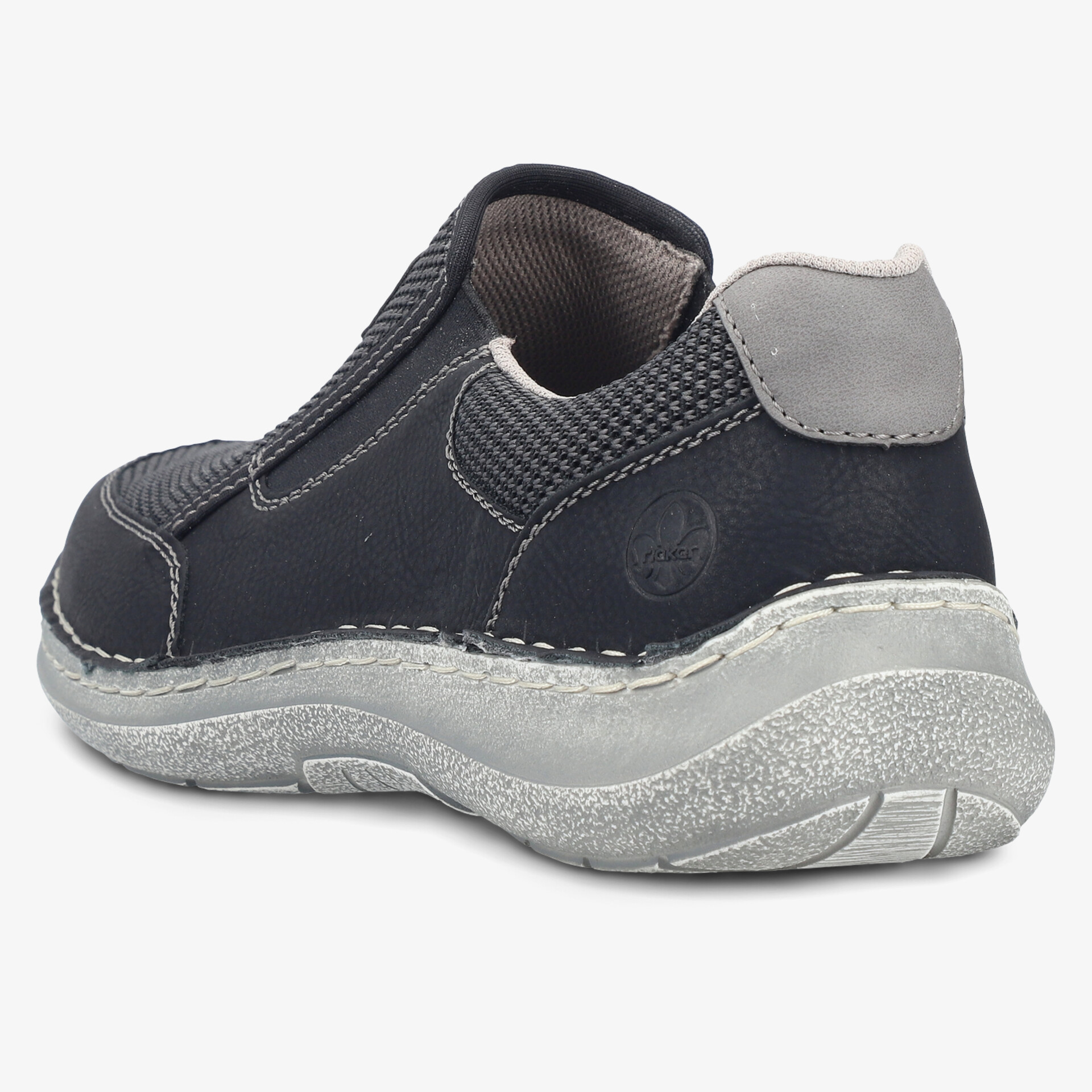 Bequemer Schuh mit robuster Sohle und gepolstertem Einstieg, angenehmer Tragekomfort und hochwertige Verarbeitung