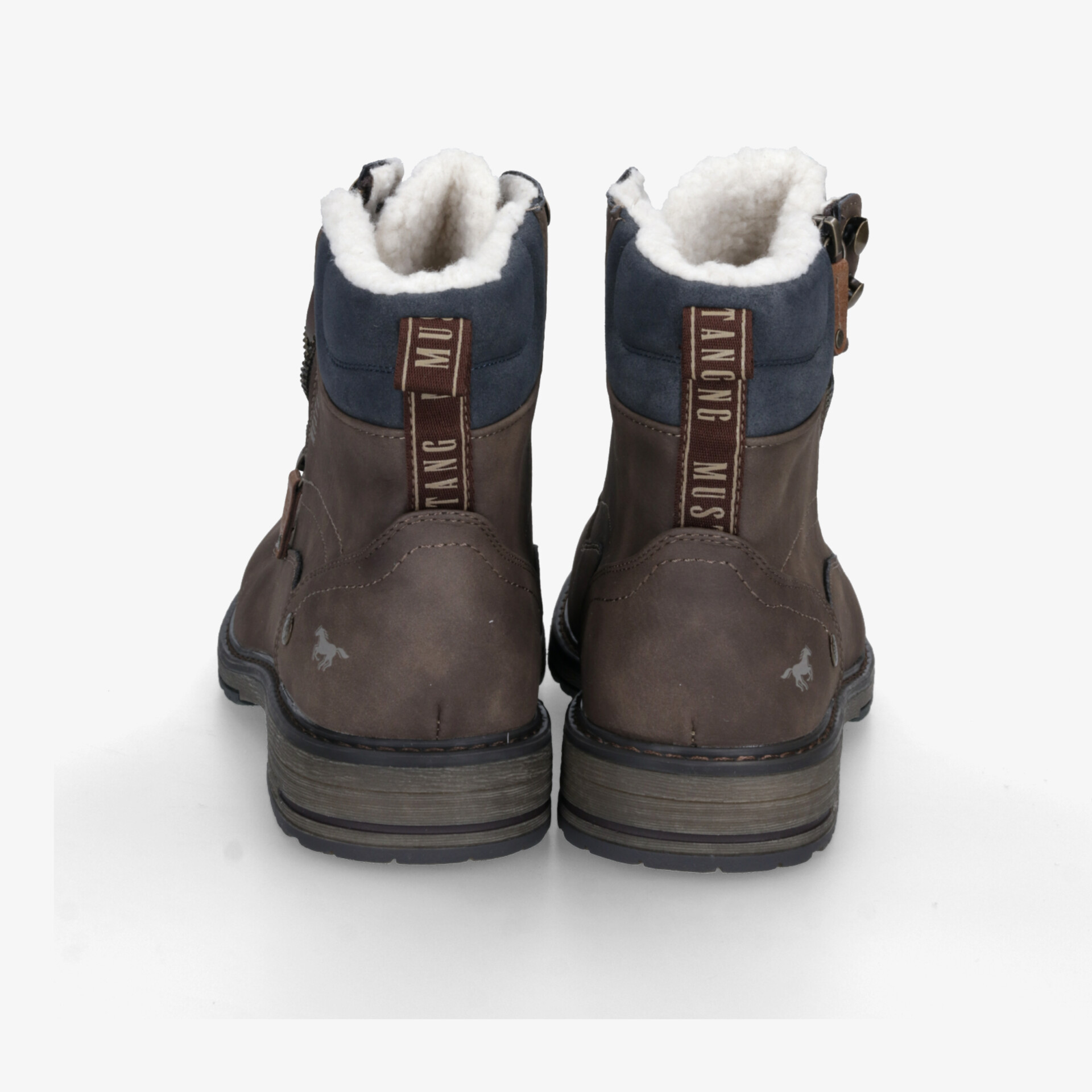 Robuste Winterstiefel von hinten mit warmem Innenfutter und praktischen Reißverschlüssen für sicheren Halt