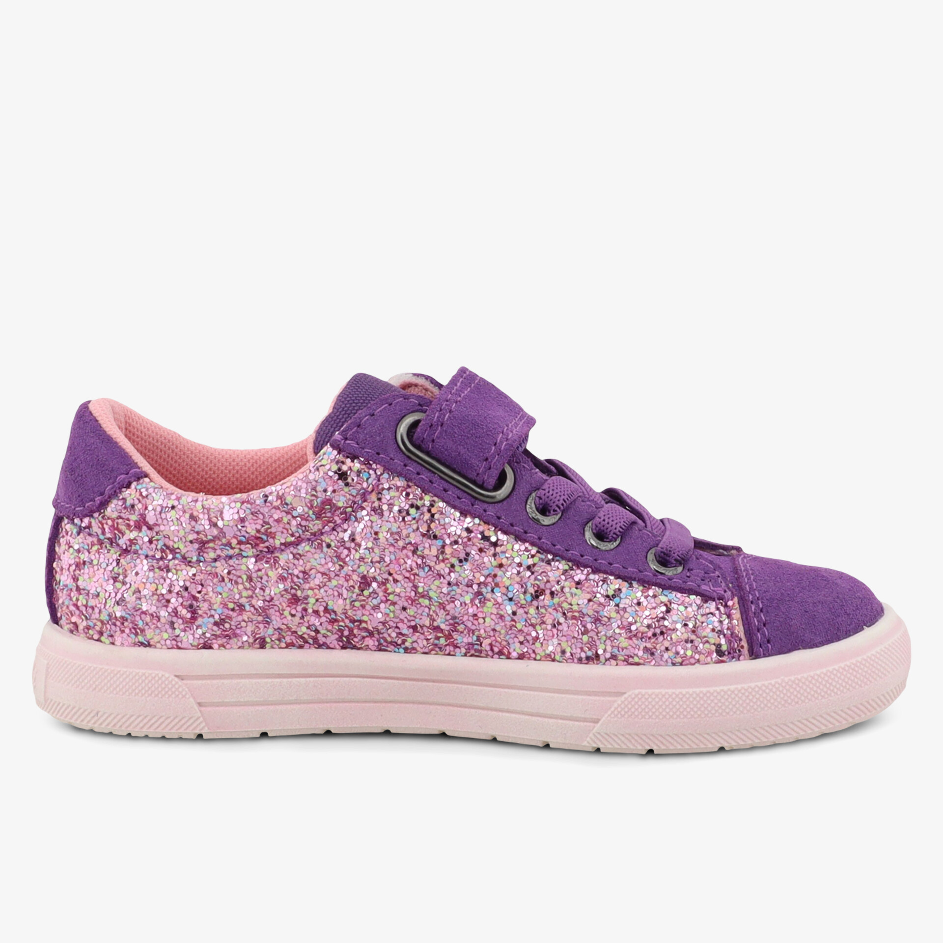 Seitliche Ansicht eines lila Sneakers mit bequemer Passform und rutschfester Sohle