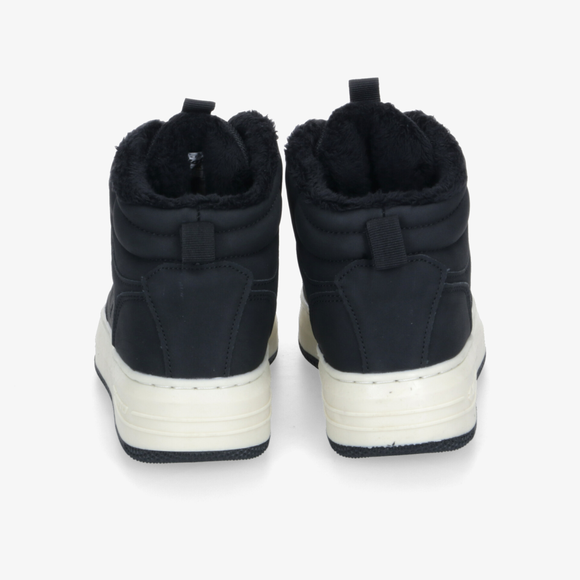 Robuste schwarze Winterschuhe mit warmer Innenfütterung und rutschfester Sohle, Rückansicht zeigt hohen Komfort